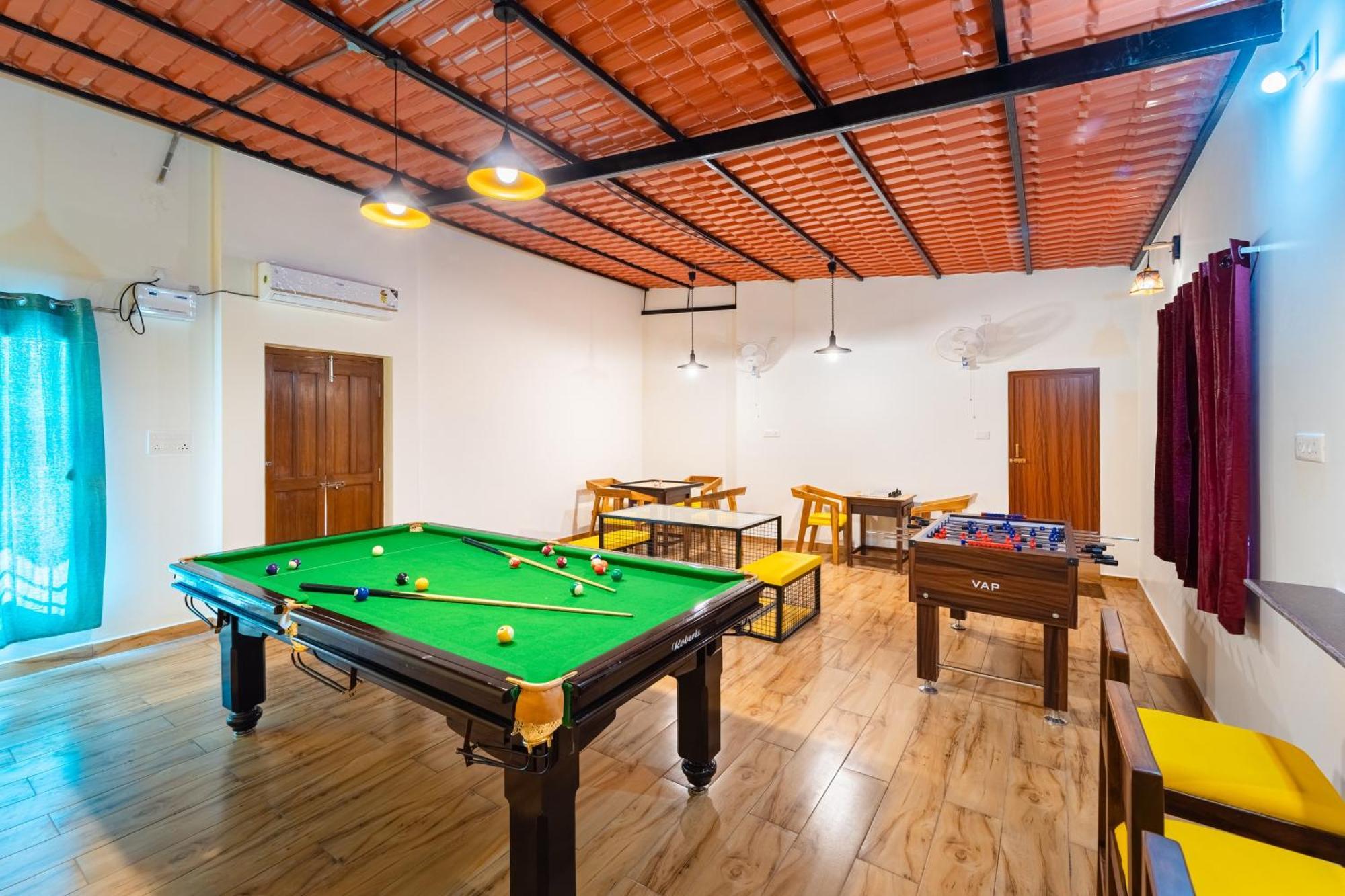 Teak Leaf Gateway Villa With Swimming Pool Indoor Games Kalapettai Exterior photo